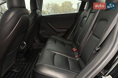 Седан Tesla Model 3 2019 в Мостиській