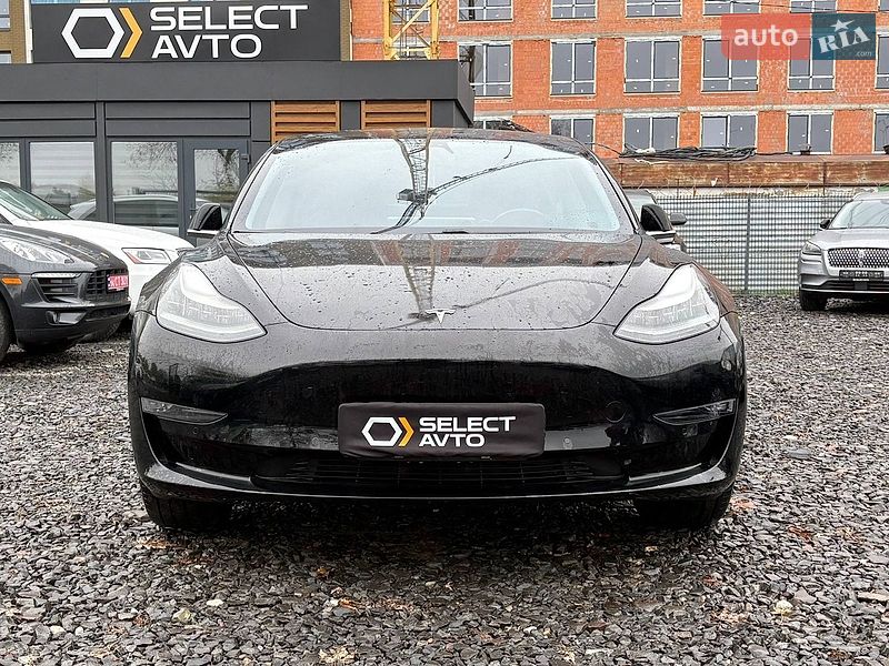 Седан Tesla Model 3 2019 в Мостиській