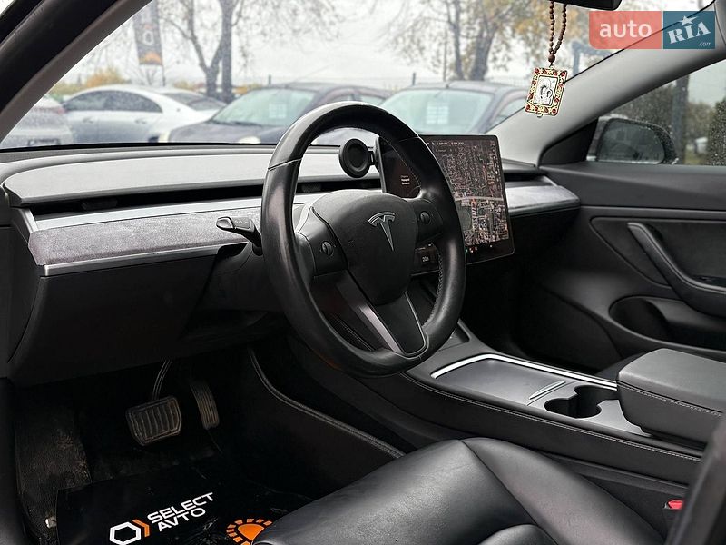 Седан Tesla Model 3 2019 в Мостиській
