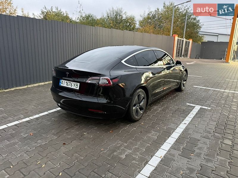 Седан Tesla Model 3 2020 в Києві