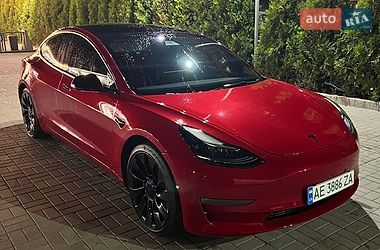 Седан Tesla Model 3 2022 в Дніпрі
