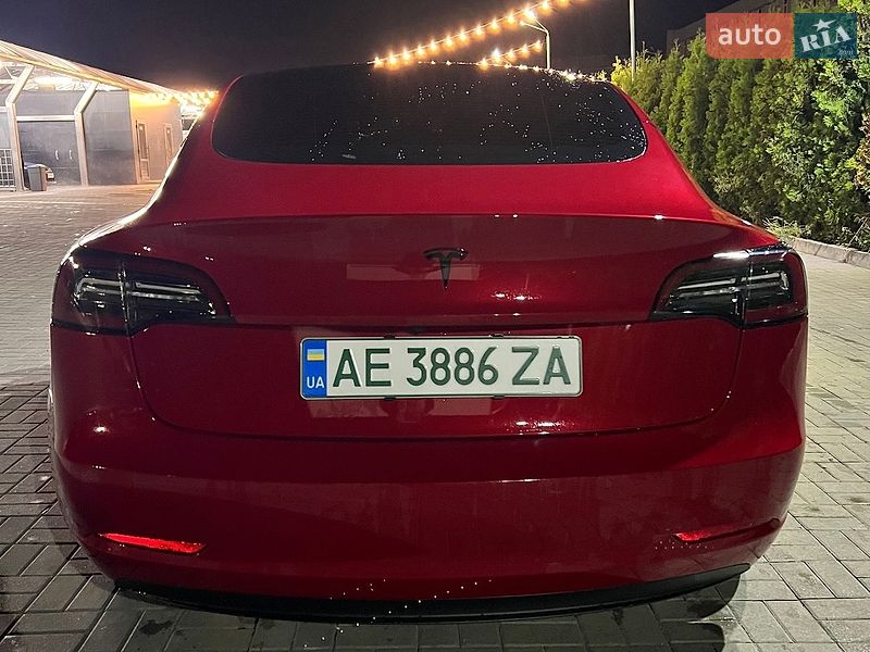Седан Tesla Model 3 2022 в Дніпрі