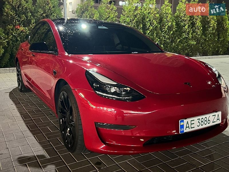 Седан Tesla Model 3 2022 в Дніпрі