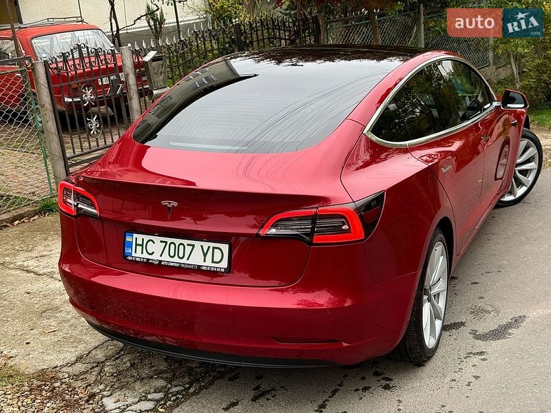 Седан Tesla Model 3 2019 в Трускавце