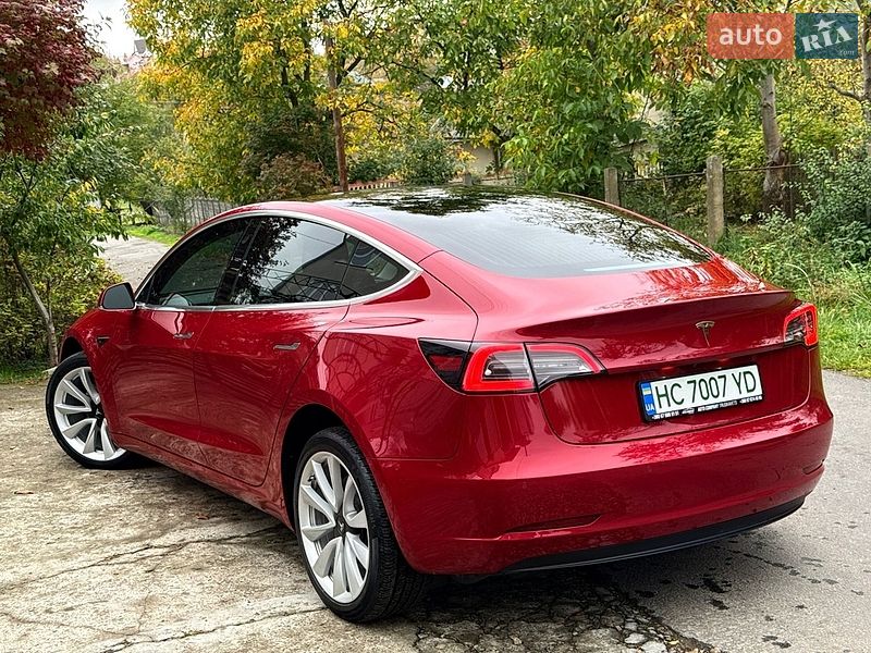 Седан Tesla Model 3 2019 в Трускавце