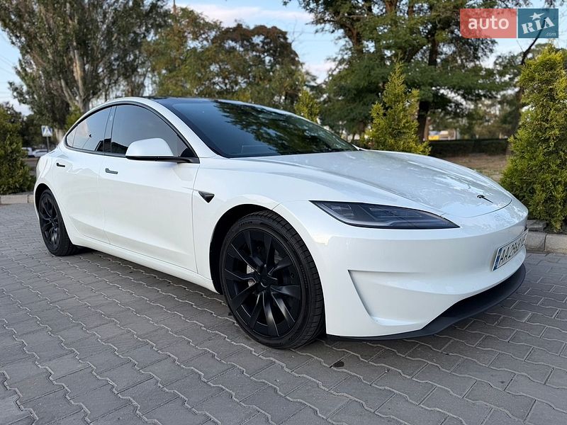 Седан Tesla Model 3 2024 в Миколаєві