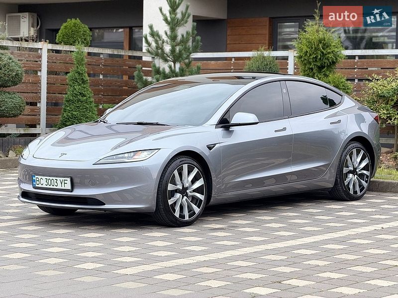 Седан Tesla Model 3 2025 в Стрые
