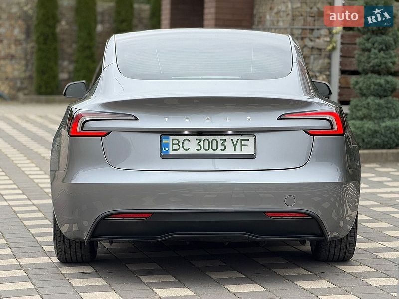 Седан Tesla Model 3 2025 в Стрые