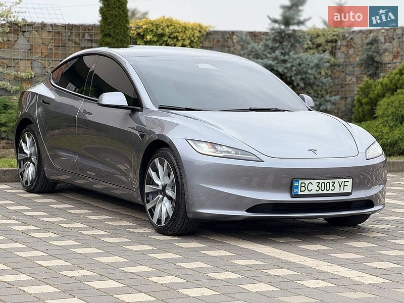 Седан Tesla Model 3 2025 в Стрые