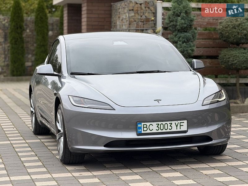 Седан Tesla Model 3 2025 в Стрые