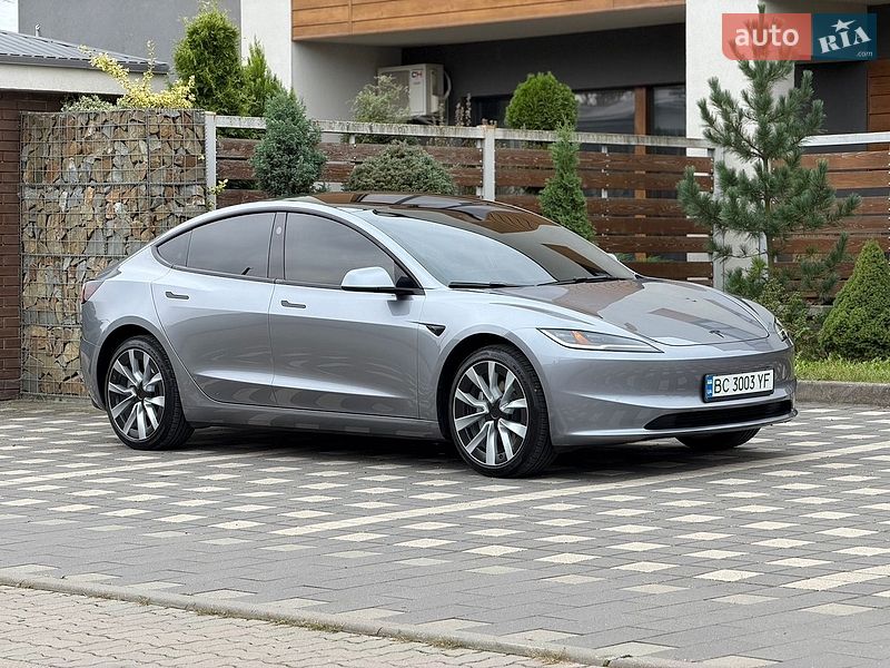 Седан Tesla Model 3 2025 в Стрые