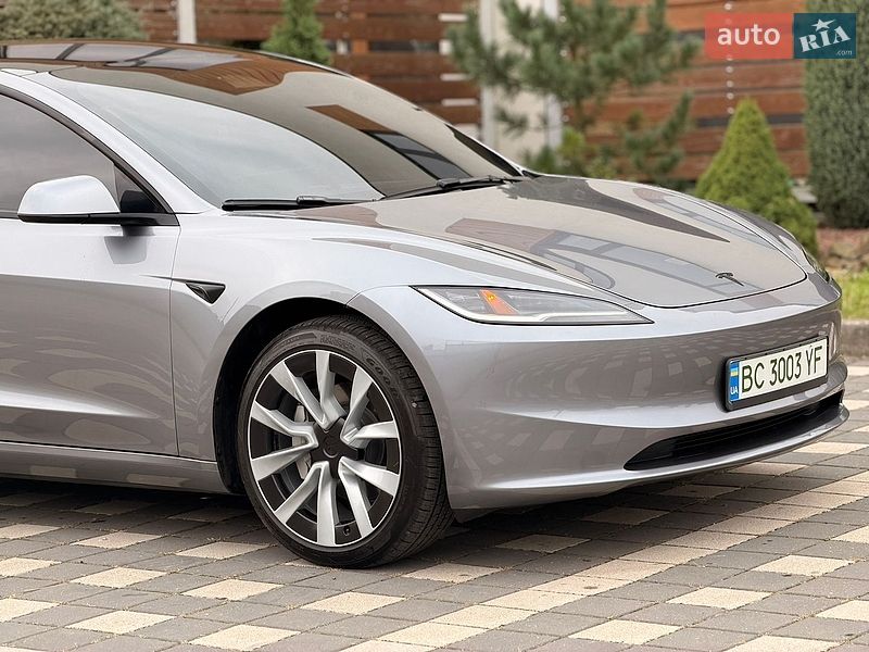 Седан Tesla Model 3 2025 в Стрые