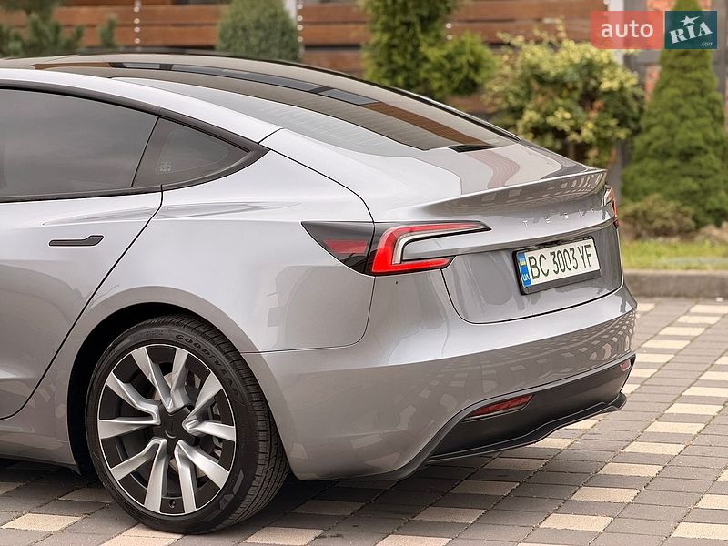 Седан Tesla Model 3 2025 в Стрые