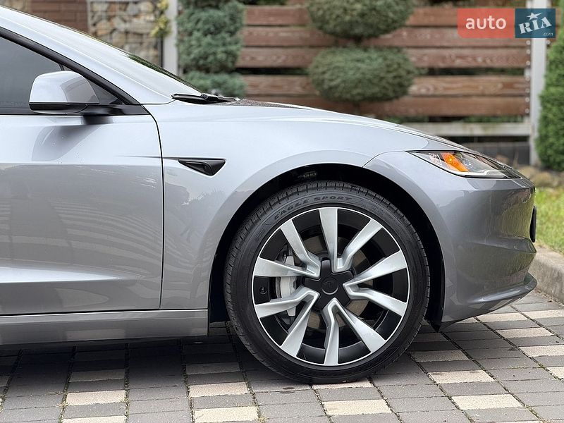 Седан Tesla Model 3 2025 в Стрые