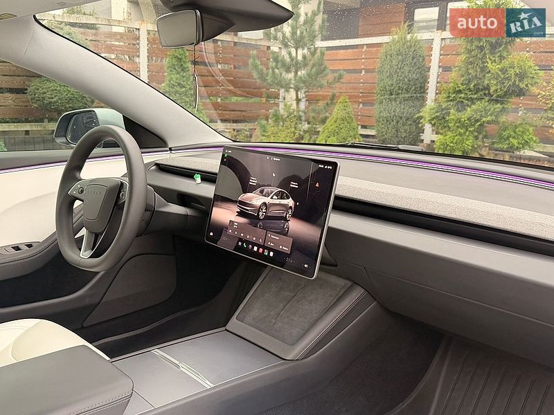 Седан Tesla Model 3 2025 в Стрые