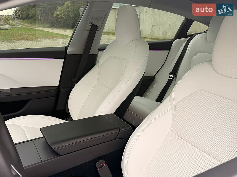 Седан Tesla Model 3 2025 в Стрые