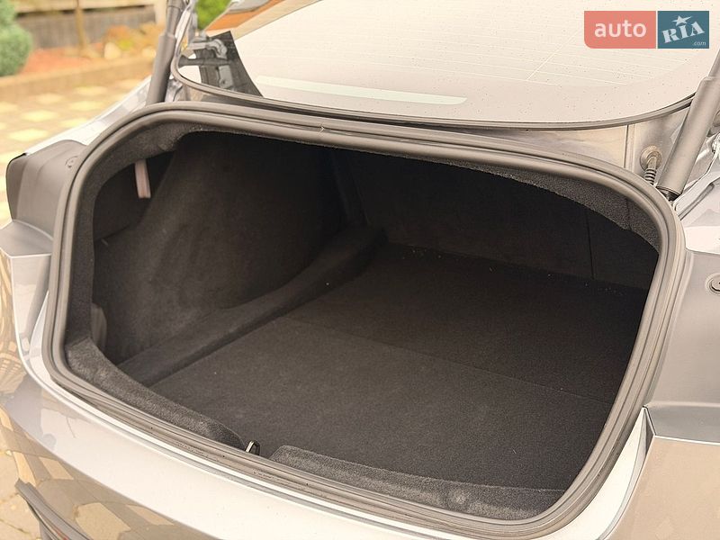 Седан Tesla Model 3 2025 в Стрые