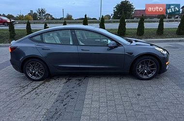Седан Tesla Model 3 2022 в Львове