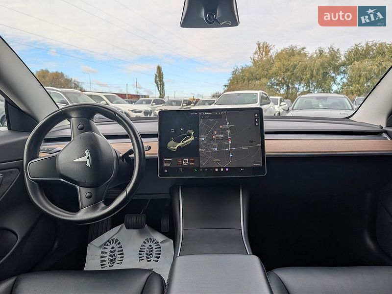 Седан Tesla Model 3 2018 в Луцьку