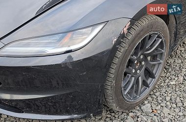 Седан Tesla Model 3 2024 в Луцьку