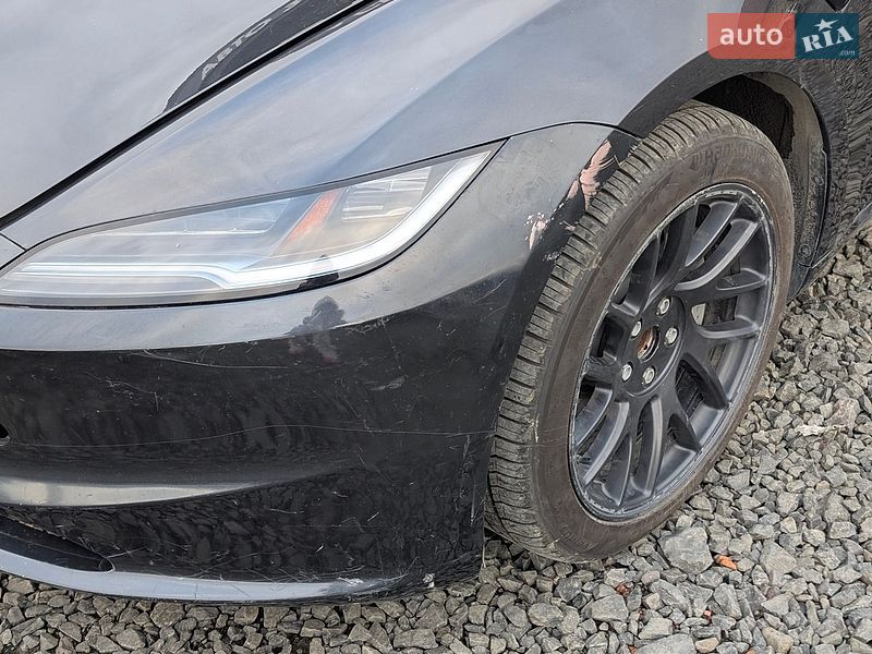 Седан Tesla Model 3 2024 в Луцьку