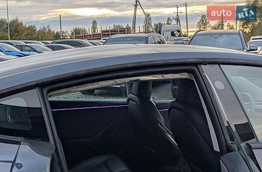 Седан Tesla Model 3 2024 в Луцьку