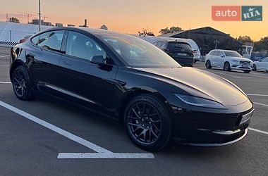 Седан Tesla Model 3 2023 в Киеве