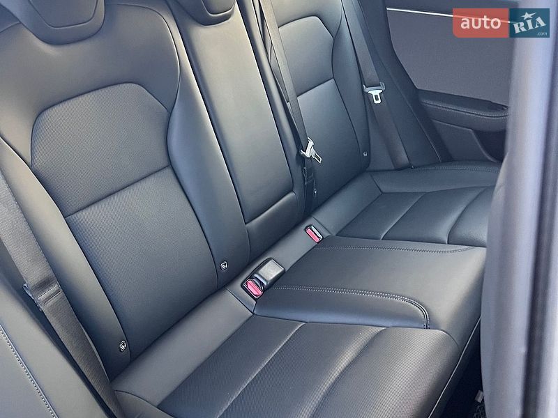Седан Tesla Model 3 2023 в Киеве