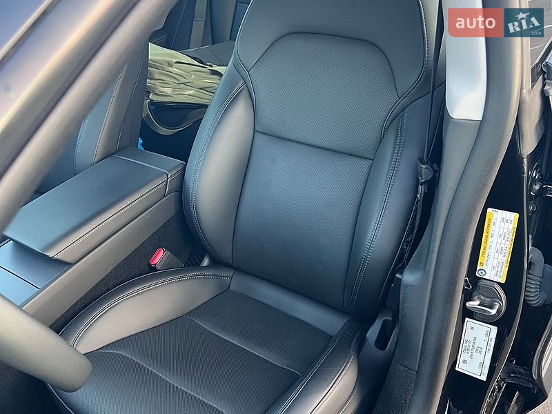 Седан Tesla Model 3 2023 в Киеве