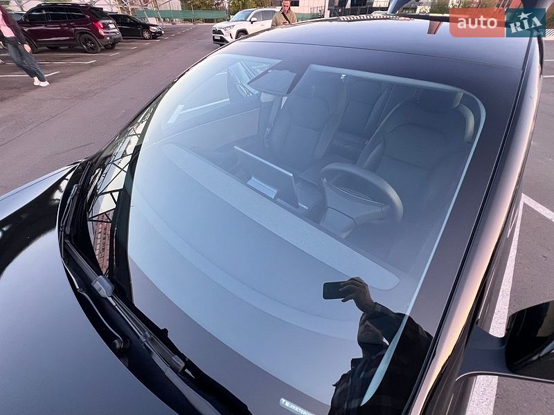 Седан Tesla Model 3 2023 в Киеве