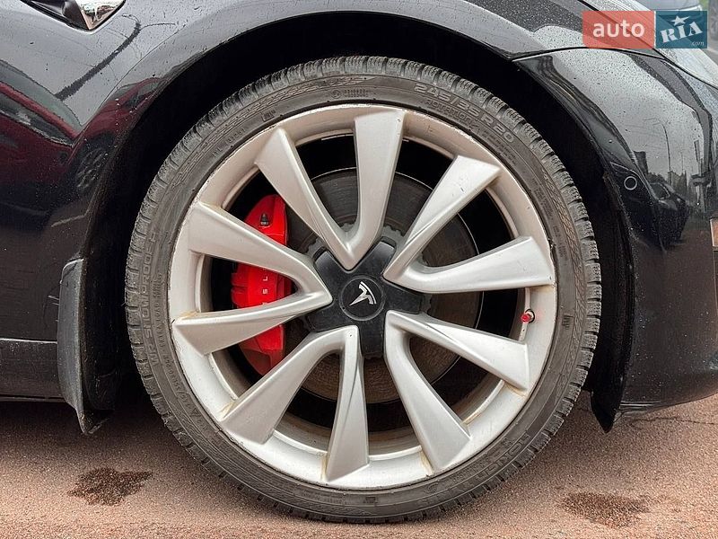 Седан Tesla Model 3 2019 в Киеве