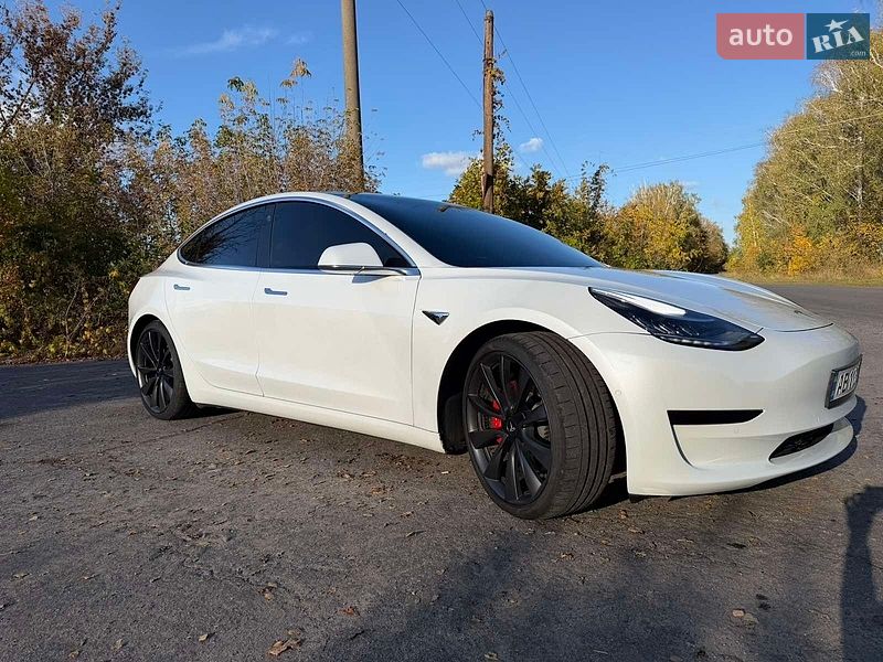 Седан Tesla Model 3 2019 в Вінниці