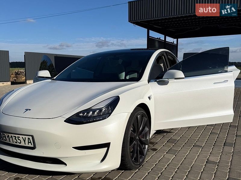 Седан Tesla Model 3 2019 в Вінниці