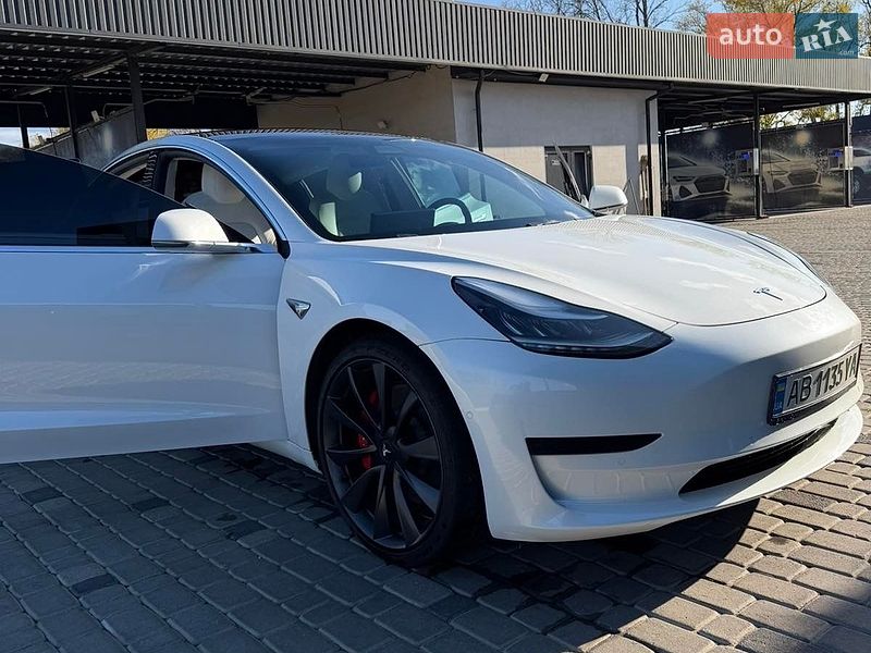 Седан Tesla Model 3 2019 в Вінниці