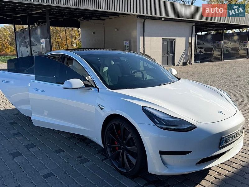 Седан Tesla Model 3 2019 в Вінниці
