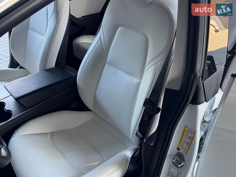 Седан Tesla Model 3 2019 в Вінниці