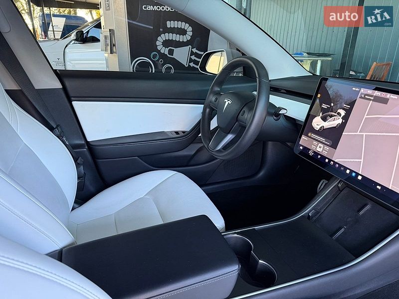 Седан Tesla Model 3 2019 в Вінниці