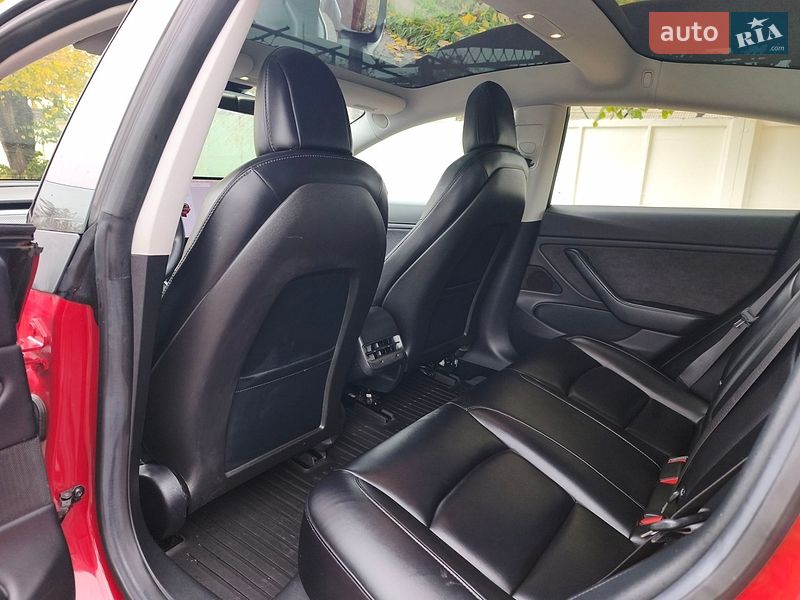 Седан Tesla Model 3 2018 в Белой Церкви