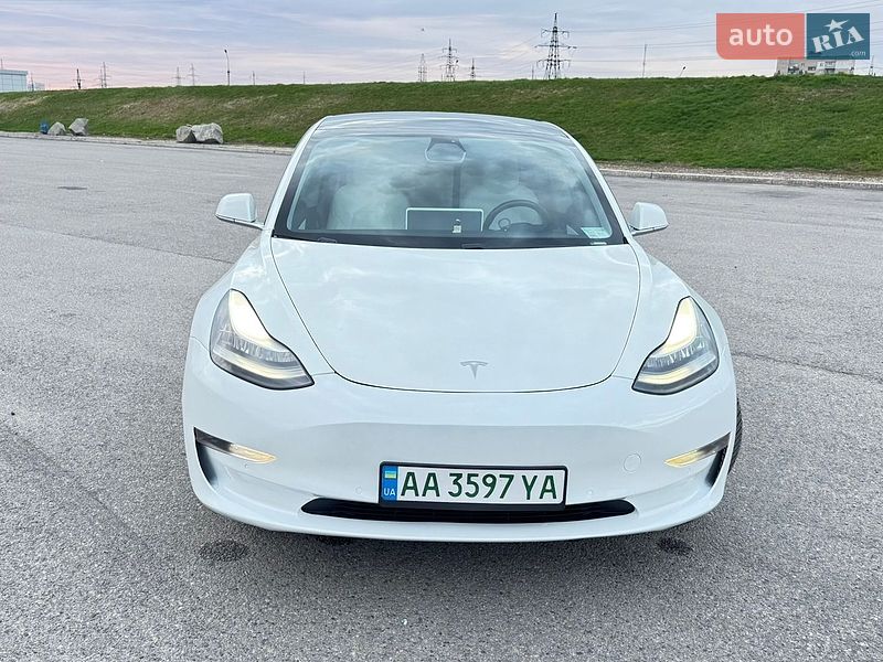 Седан Tesla Model 3 2018 в Днепре