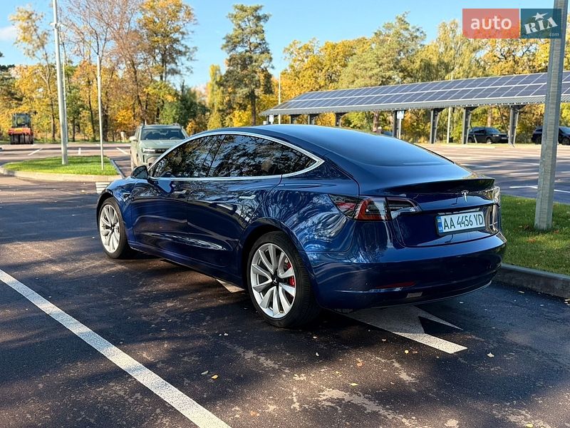 Седан Tesla Model 3 2018 в Киеве