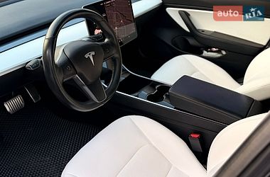 Седан Tesla Model 3 2018 в Киеве