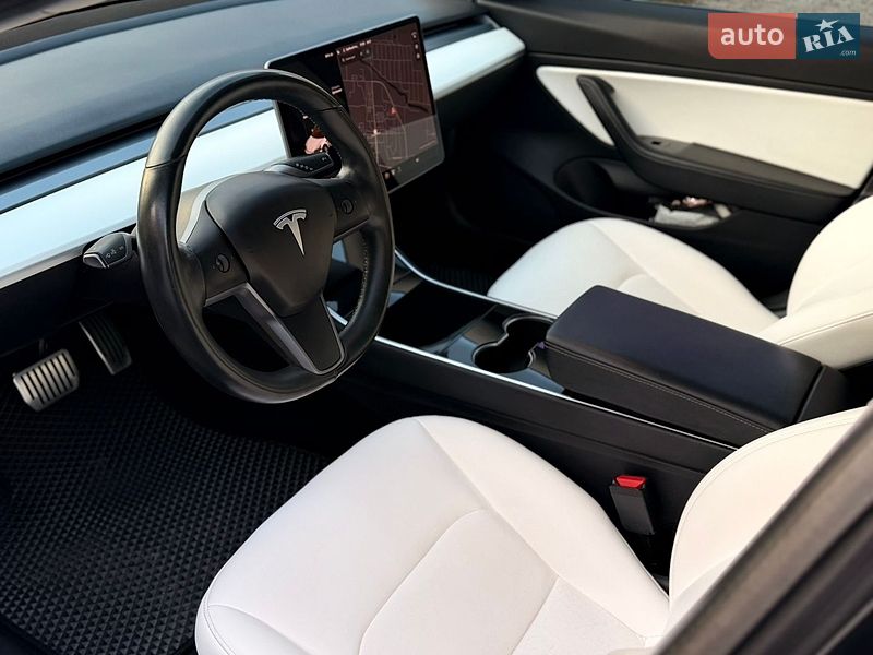 Седан Tesla Model 3 2018 в Киеве