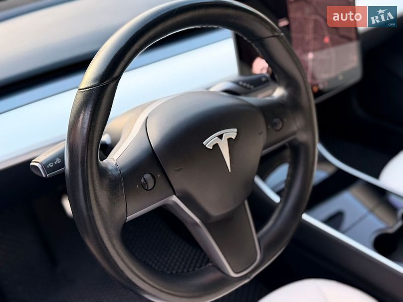Седан Tesla Model 3 2018 в Киеве