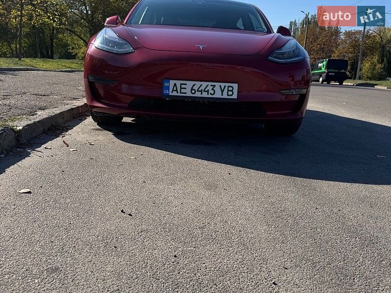 Седан Tesla Model 3 2020 в Дніпрі