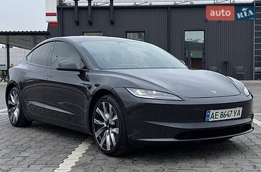 Седан Tesla Model 3 2024 в Кривом Роге