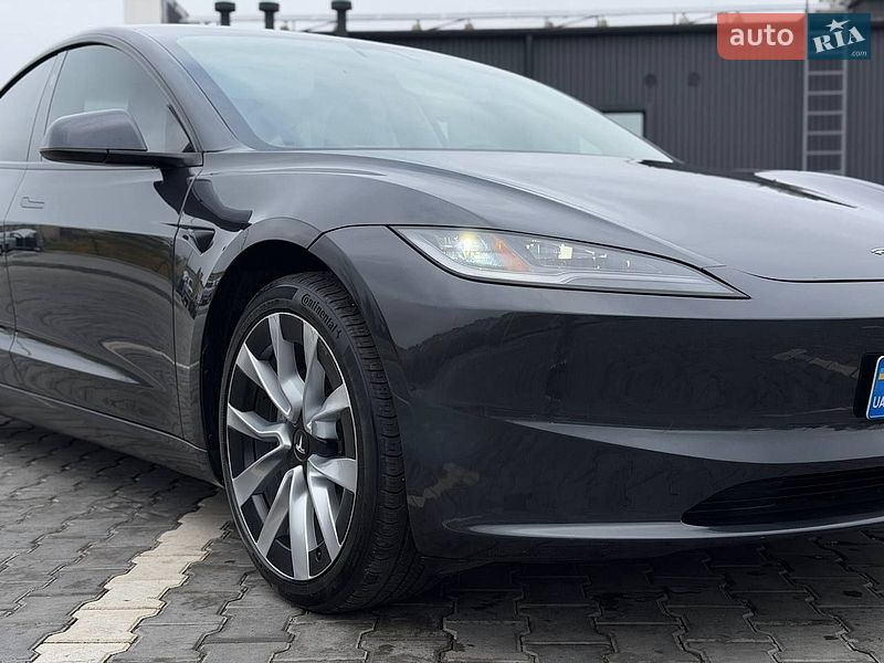 Седан Tesla Model 3 2024 в Кривом Роге