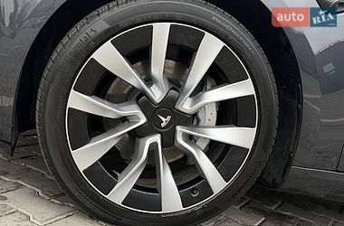 Седан Tesla Model 3 2024 в Кривом Роге