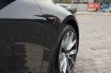 Седан Tesla Model 3 2024 в Кривом Роге