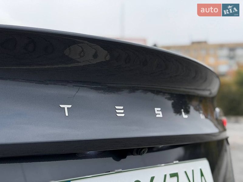 Седан Tesla Model 3 2024 в Кривом Роге