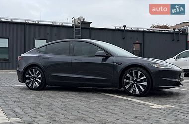 Седан Tesla Model 3 2024 в Кривом Роге